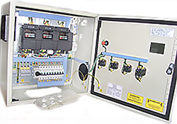 PCE-EVR - микропроцессорная автоматика для управления насосными станциями, вид шкафа изнутри